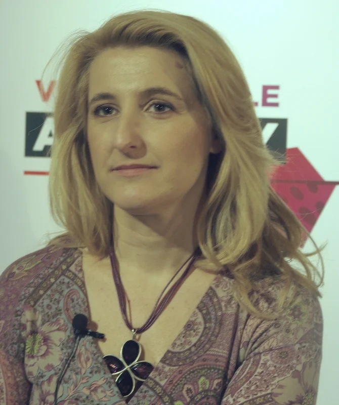 Grażyna Piotrowska-Oliwa kiedyś grała na fortepianie, dziś jest prezesem. Doskonale wie, że oba światy powinny się przenikać.