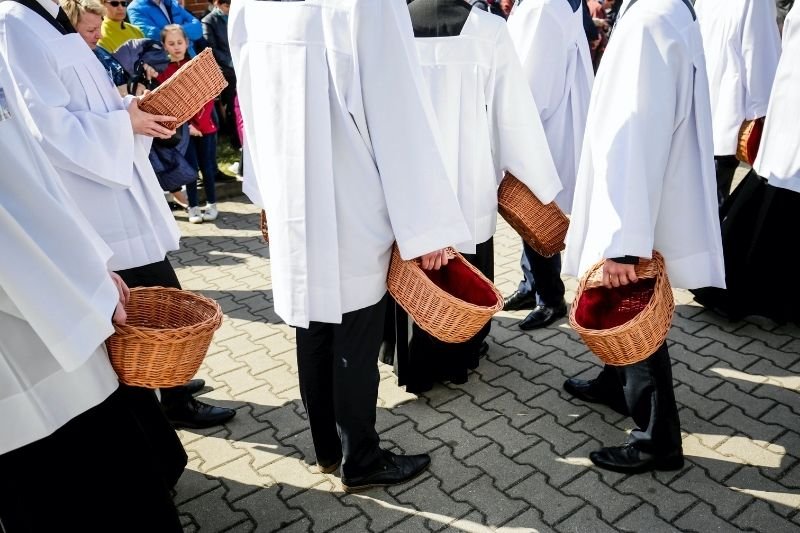 Proboszcz z Otwocka zażądał przelewu za możliwość dokonania aktu apostazji.