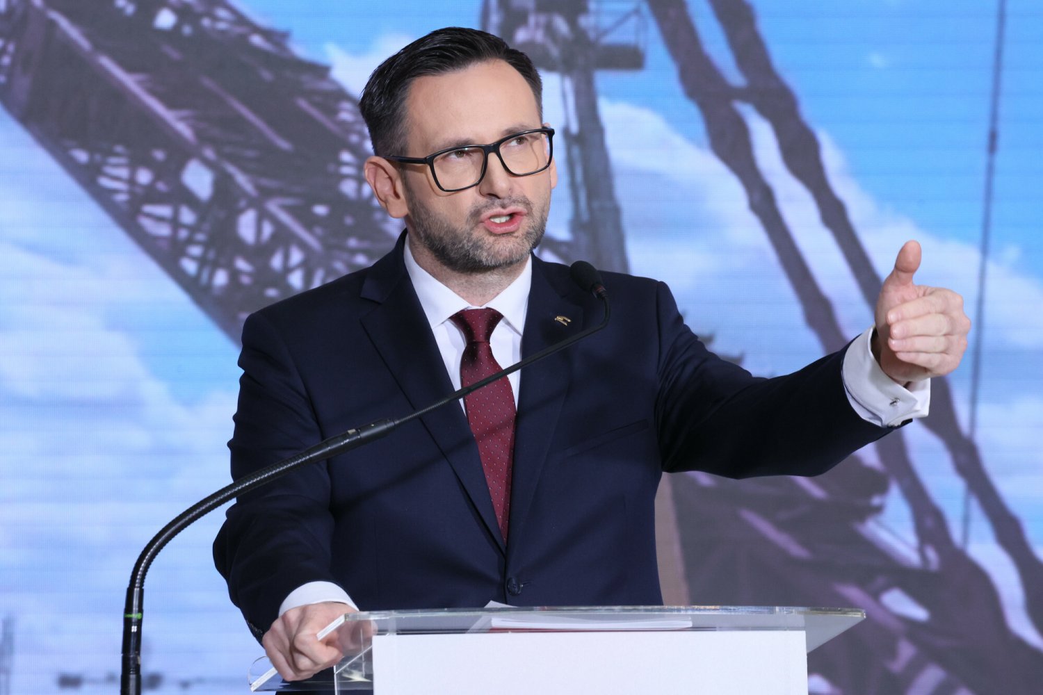 Obajtek komentuje ceny paliw na stacjach