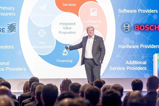 Całą ideą IoT jest „to make stupid things smart” – czynienie  głupich rzeczy inteligentnymi. Jesteśmy więc w środku jest go biznesu i nasza pozycja jest naprawdę silna – mówi Hartung.