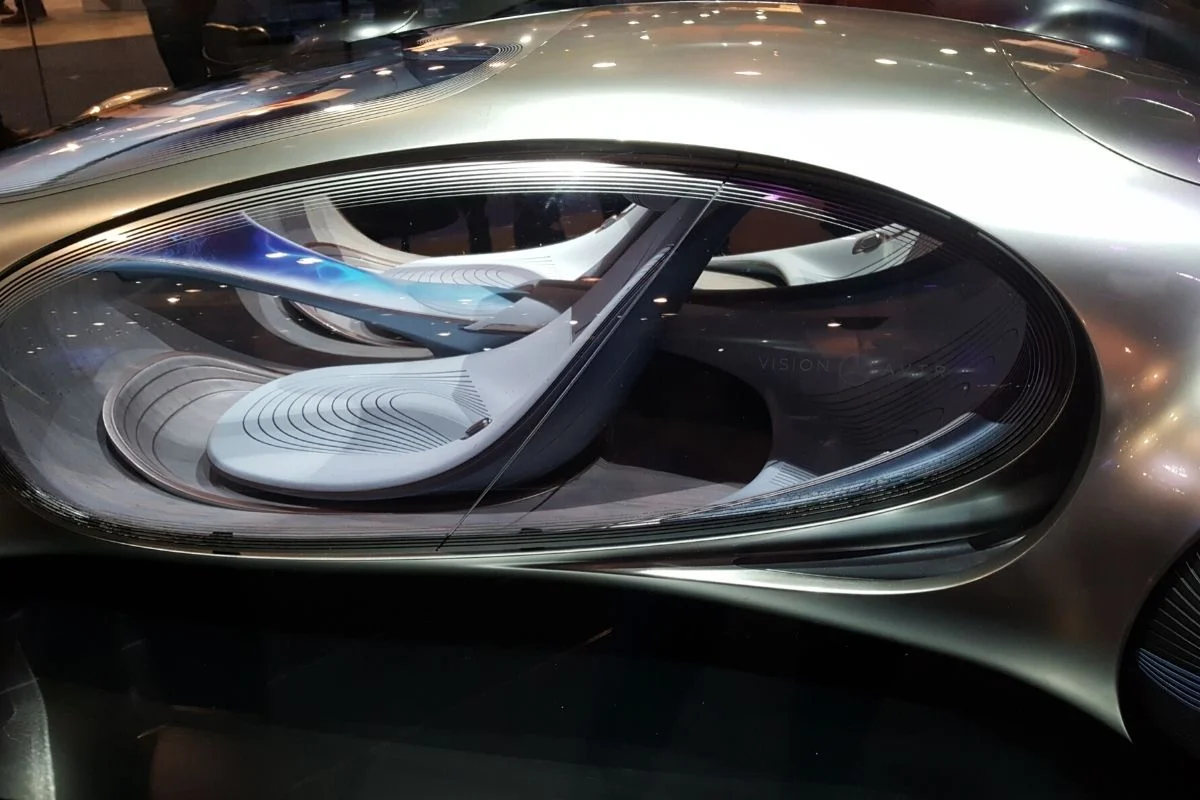 Design mercedesowego Vision AVTR jest mocno futurystyczny.