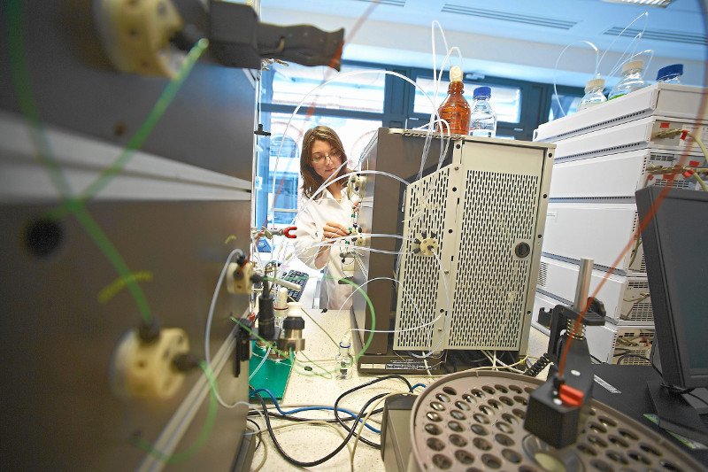 Laboratorium firmy Mabion, która  produkuje najnowszej generacji leki na raka.