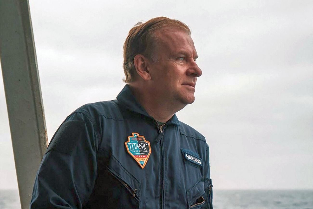 Hamish Harding, właściciel Action Aviation i poszukiwacz przygód. Miał na koncie trzy rekordy Guinnessa, w tym najdłuższy czas przebywania na pełnej głębokości oceanu przez statek z załogą.