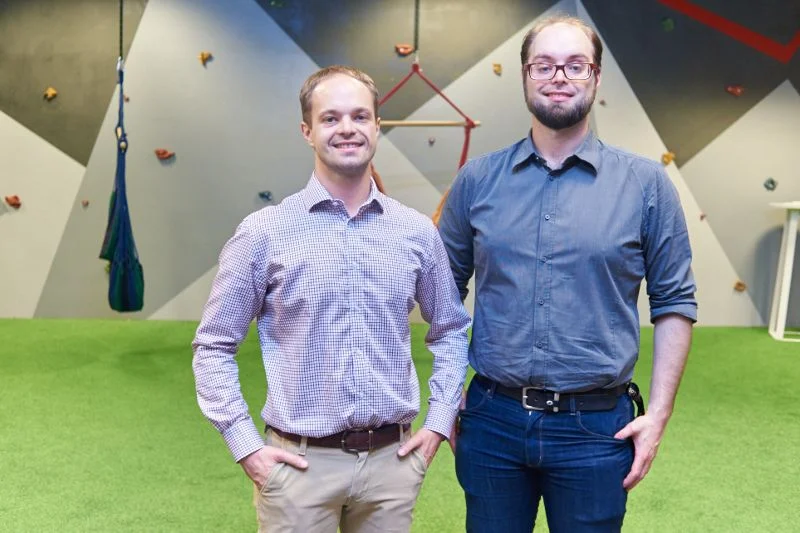 Marcin i Jacek Tchórzewscy, założyciele szkoły programowania Coders Lab.