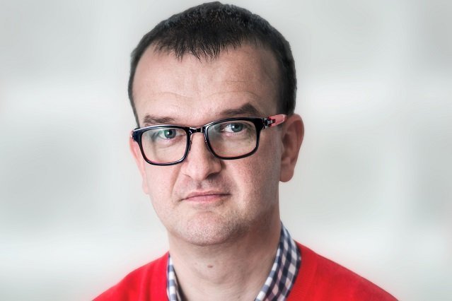 Brat uszył sobie kurtkę, spodobała się koledze, sprzedał ją, za pieniądze uszył kolejne trzy i tak się zaczęło - mówi INNPoland Marcin Ochnik