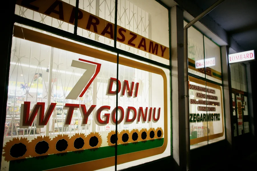 W małe sklepy uderza zakaz handlu w niedzielę, e-commerce, a nawet zmiany demograficzne i technologiczne.