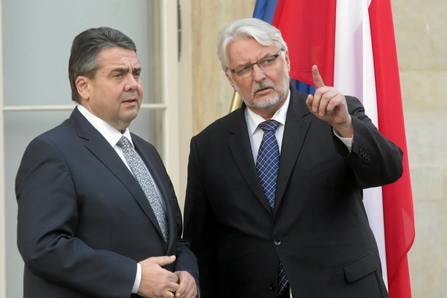 "Teraz już wiemy, kto rządzi Europą" - szef MSZ Witold Waszczykowski z ministrem spraw zagranicznych Niemiec, Sigmarem Gabrielem.