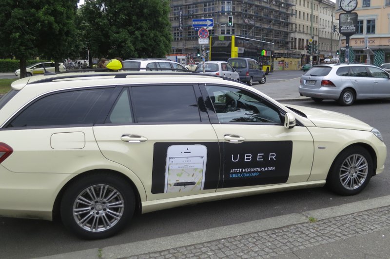 Jeden z samochodów Ubera.