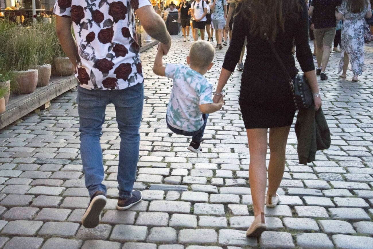 Rodzicom dzieci do 14 roku życia przysługują 2 dodatkowe dni wolnego