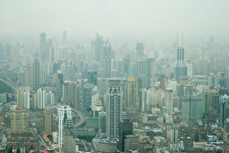 Zanieczyszczony krajobraz Szanghaju.