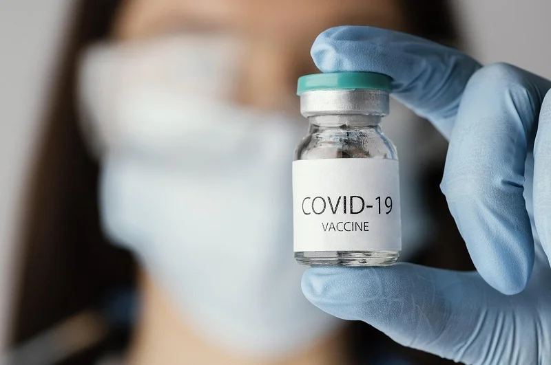 Coroczne szczepienia przeciwko COVID-19 będą prawdopodobnie nową rutyną.