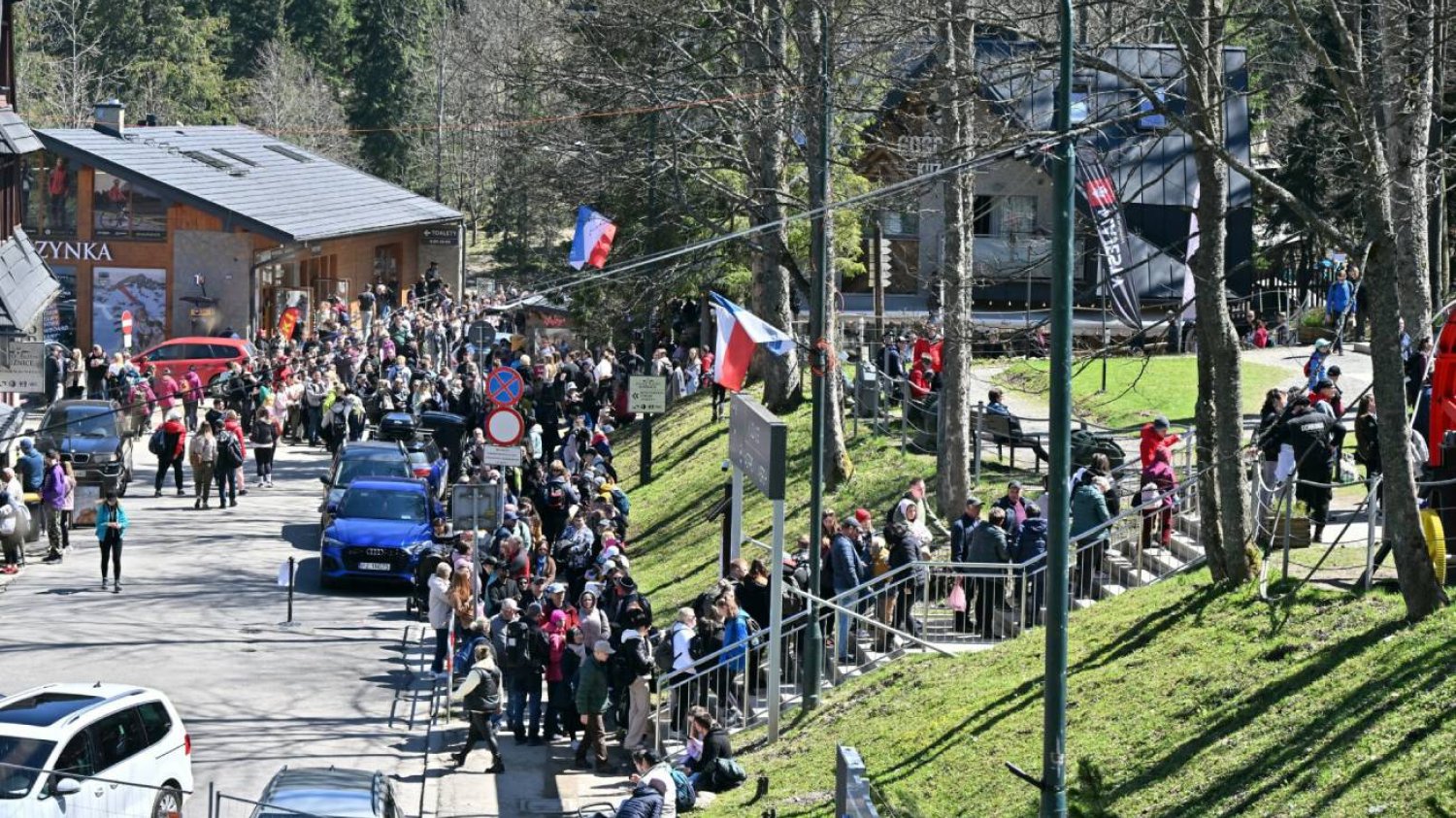 Majówka 2023. Parking w Zakopanem po 500 zł za godzinę.