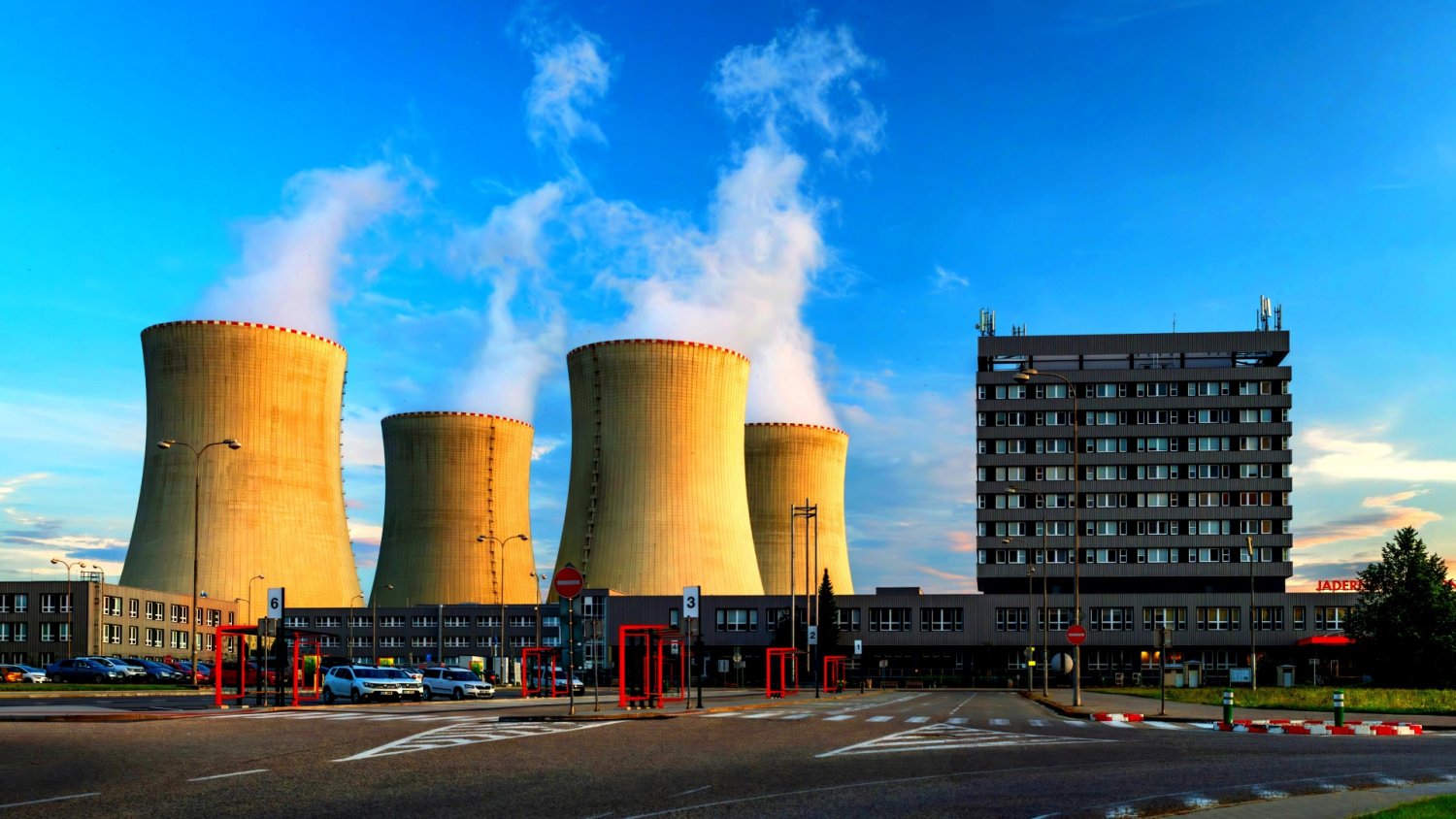 Polskie elektrownie atomowe to zły pomysł? Niemieckie media: Nieprzemyślane