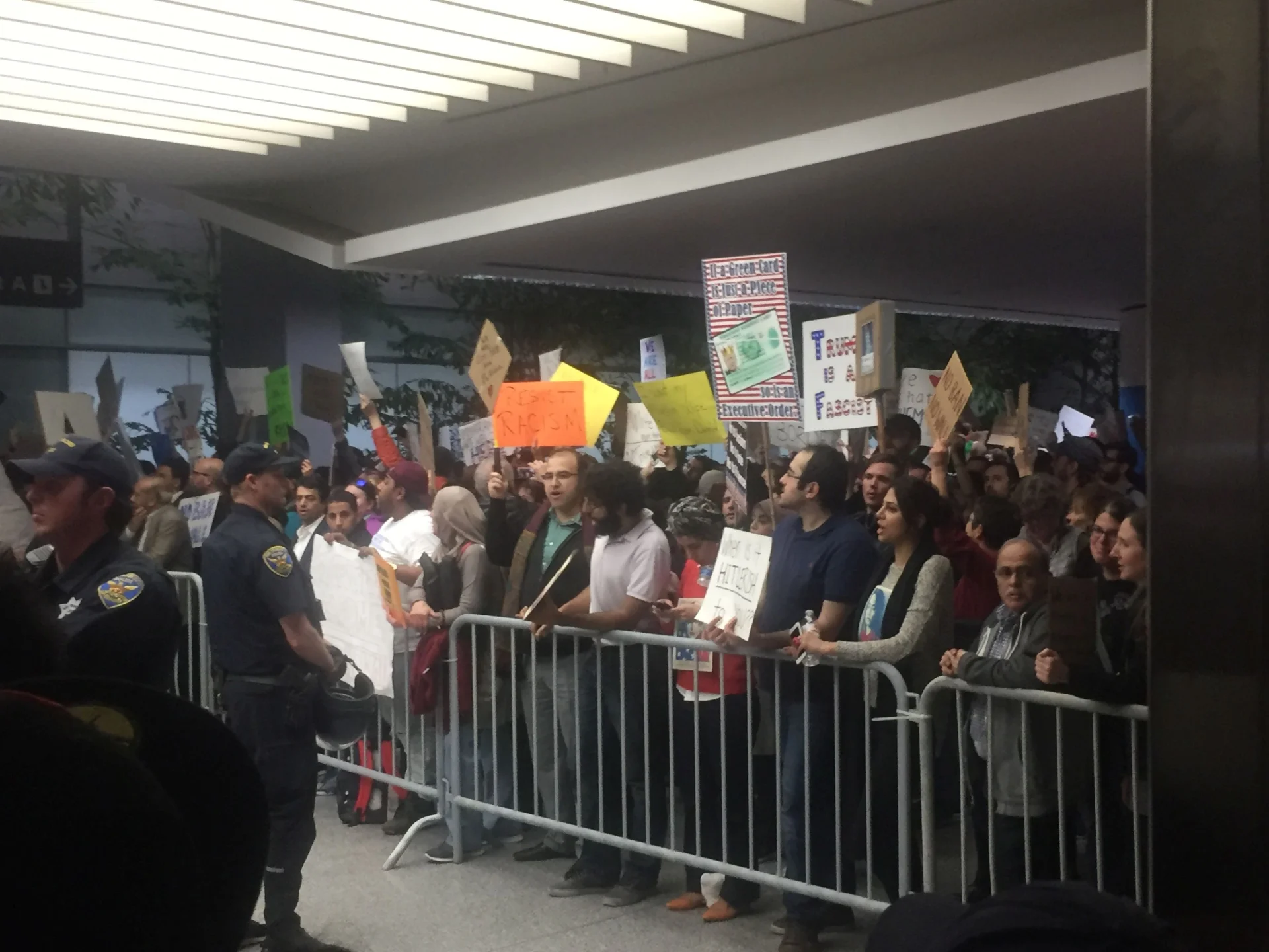 Protest na lotnisku w San Francisco, styczeń 2017