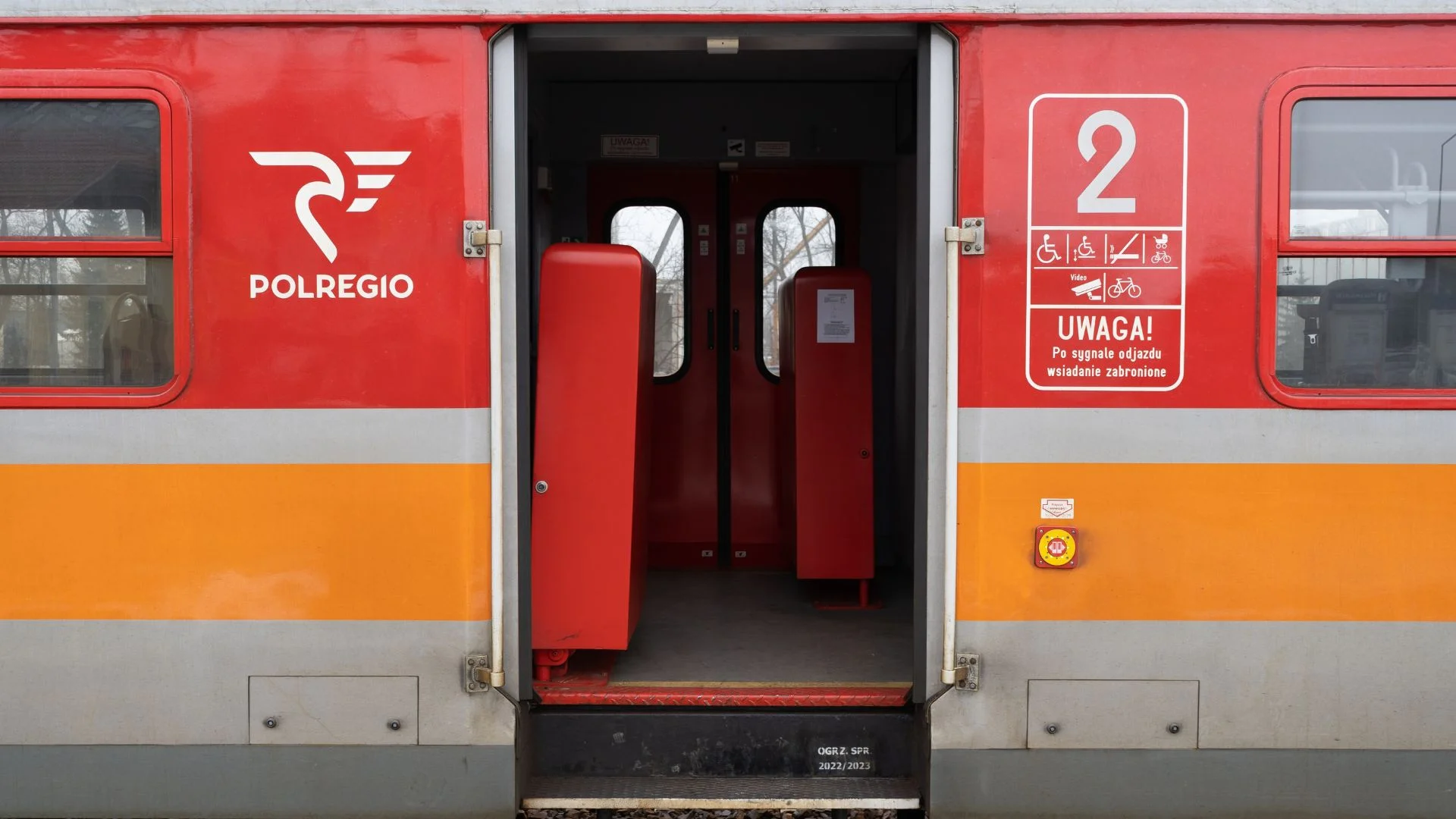 Nowe pociągi trafią na polskie tory. Umowa za ponad 214 mln podpisana Pociąg Polregio