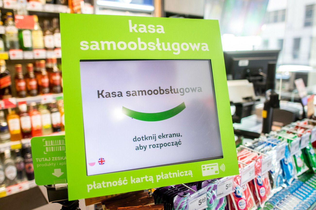 Kasy w samoogsługowych Żabkach Nano będą w stanie ocenić wiek kupującego