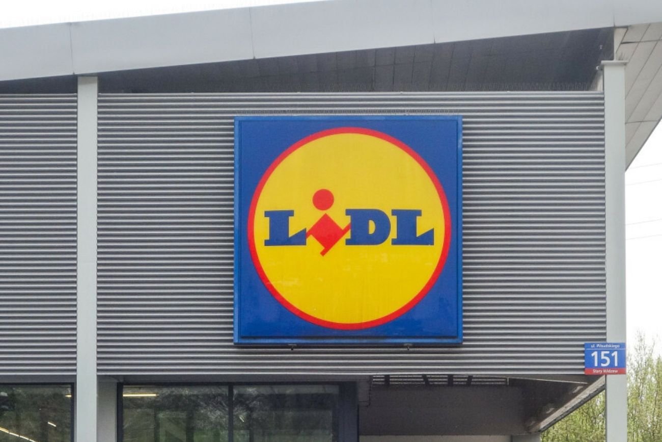 Lidl tnie ceny tych popularnych sprzętów. Przydadzą się w każdym domu. Airfryer, blender i nie tylko na promocji w Lidlu. Sieć tnie ceny popularnych domowych sprzętów.