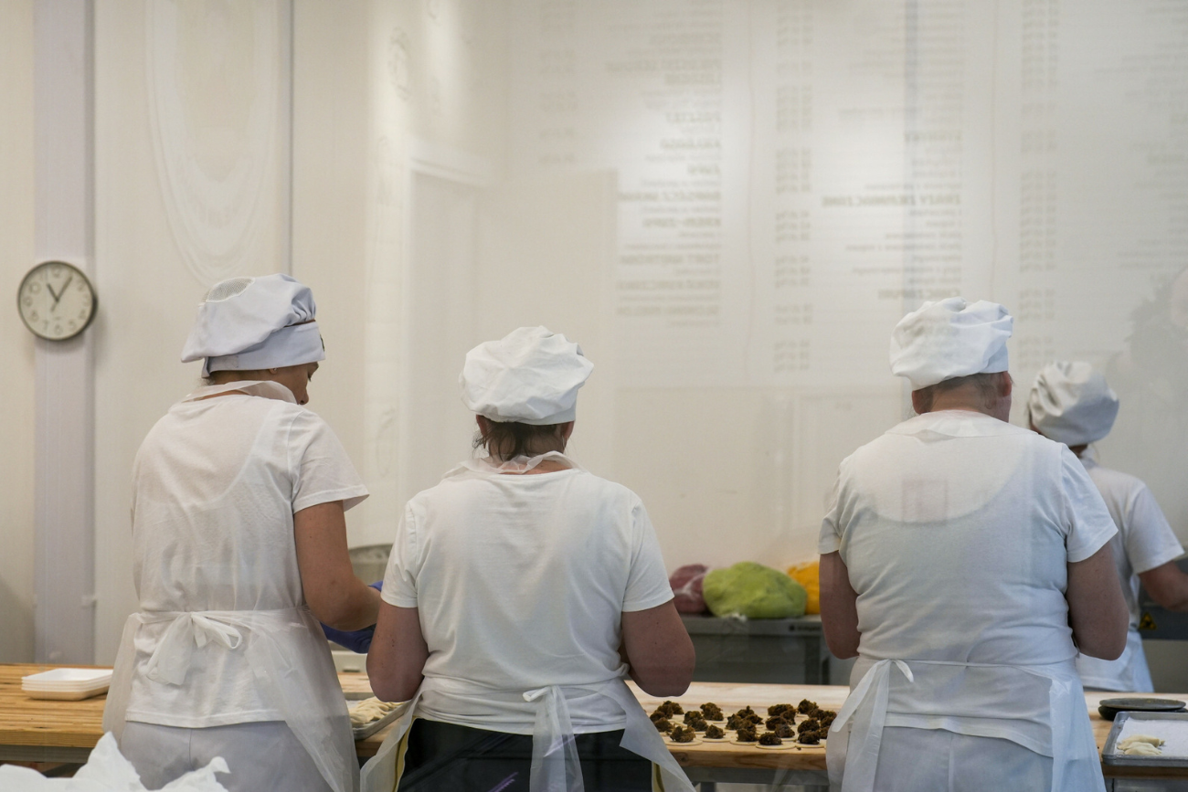 Na posiedzeniu sejmowej komisji nadzwyczajnej dyskutowano o dwóch rządowych projektach ustaw autorstwa ministerstwa. Dotyczą rynku pracy i służb zatrudnienia oraz warunków dopuszczalności powierzenia pracy cudzoziemcom.