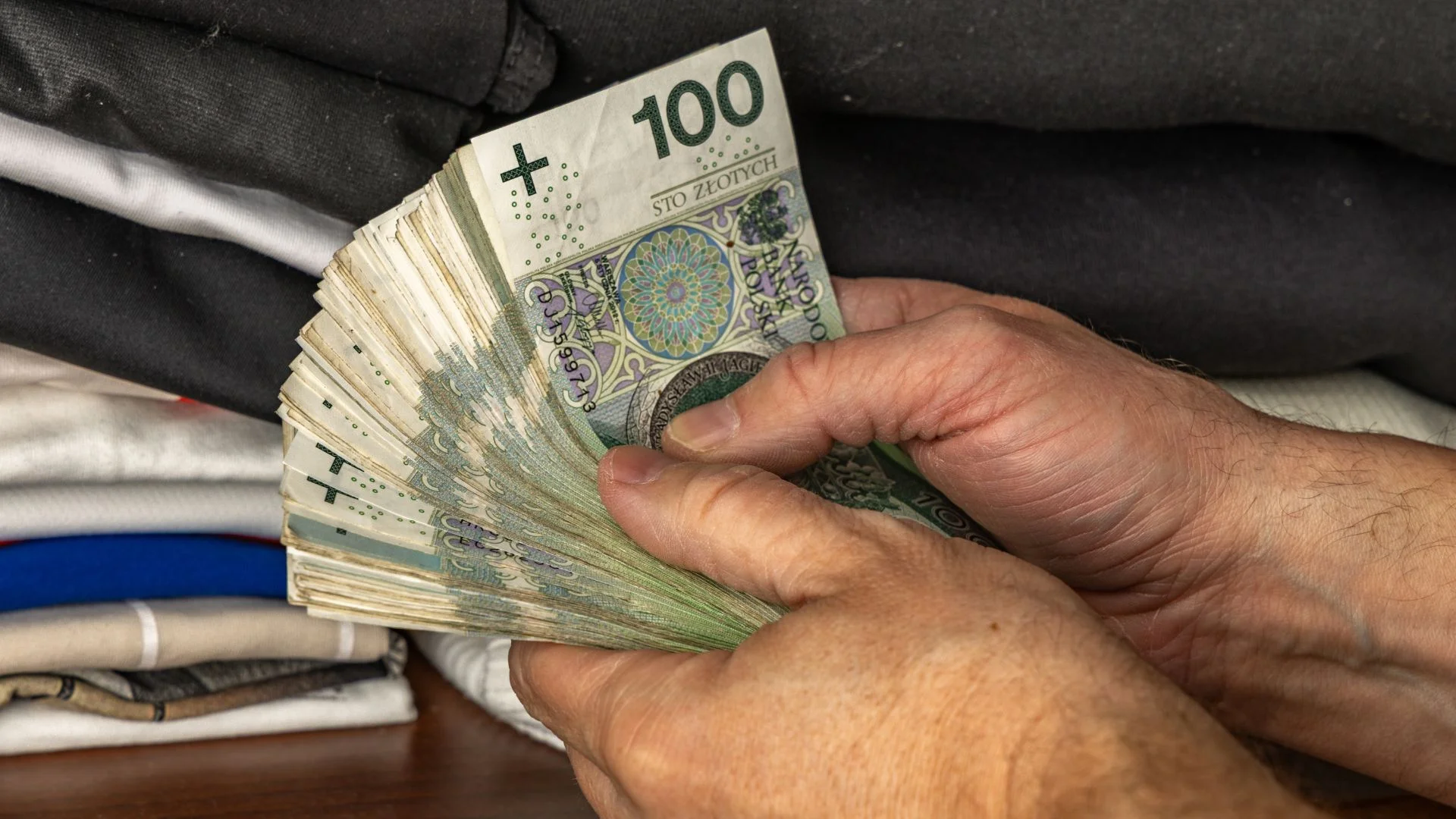 Plik banknotów.