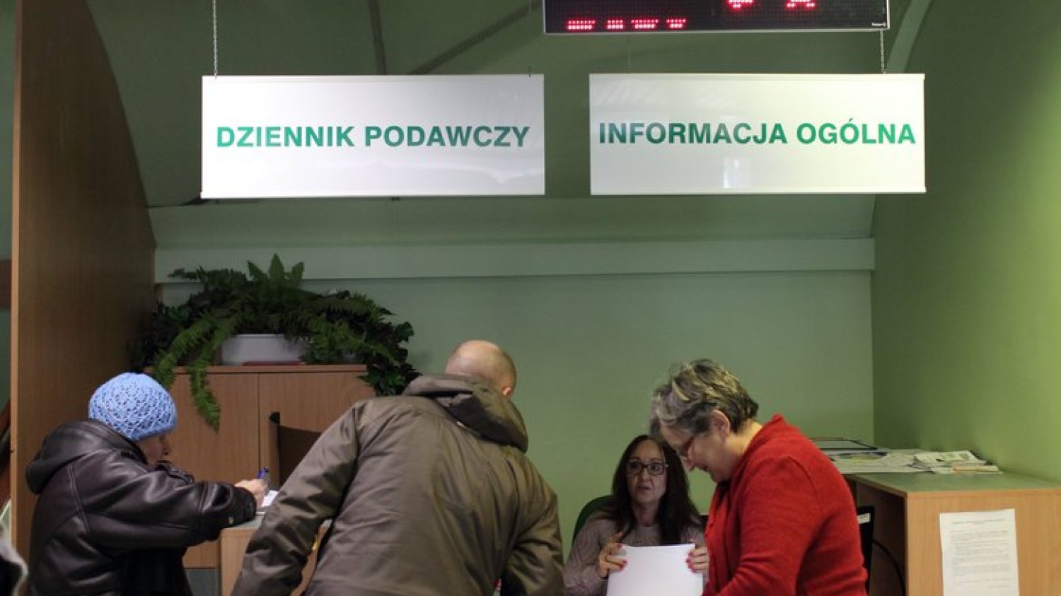Odzyskanie składek OFE po osobie zmarłej nie wymaga pośrednika. Wystarczy bezpłatny wniosek do ZUS