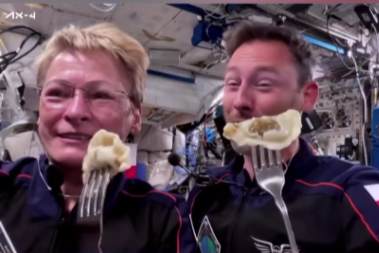 230 okrążeń i 13 eksperymentów. Wiemy, kiedy i jak Sławosz wraca na Ziemię