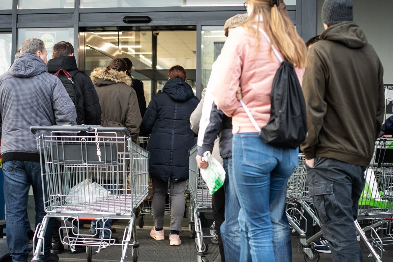 Dino ma już ok. dwa razy więcej sklepów niż Lidl.