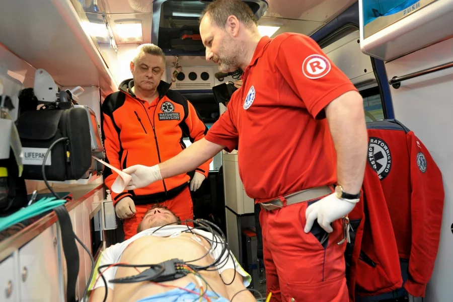 EKG w zegarku - w ten sposób pomysłodawczyni jednego z projektów chciałaby zawczasu zapobiegać nadchodzącym zawałom serca.