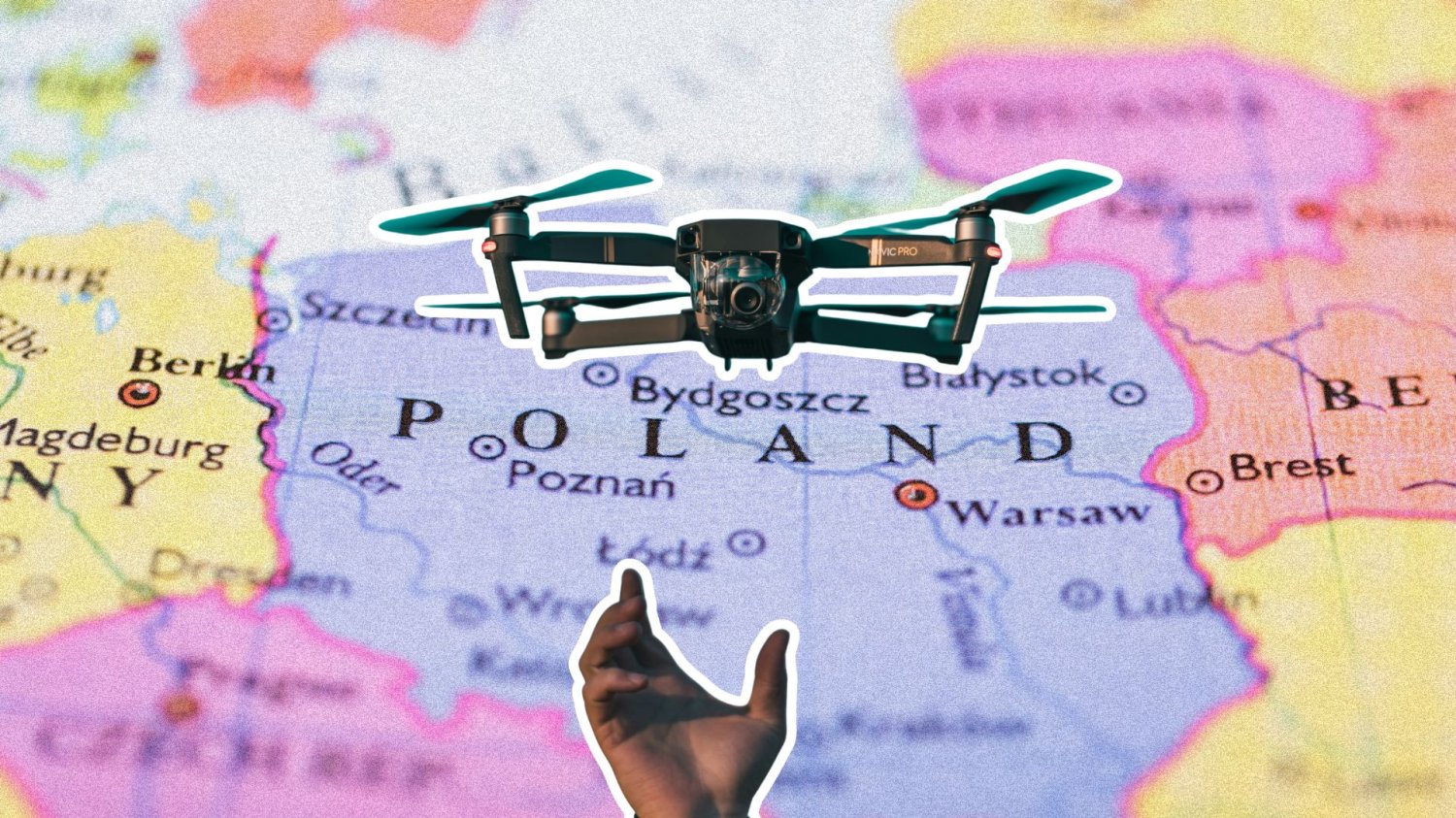 Dolina Dronowa na Podkarpaciu. Rozbijamy bank i zostawiamy resztę UE w tyle. Dron na tle mapy Polski.