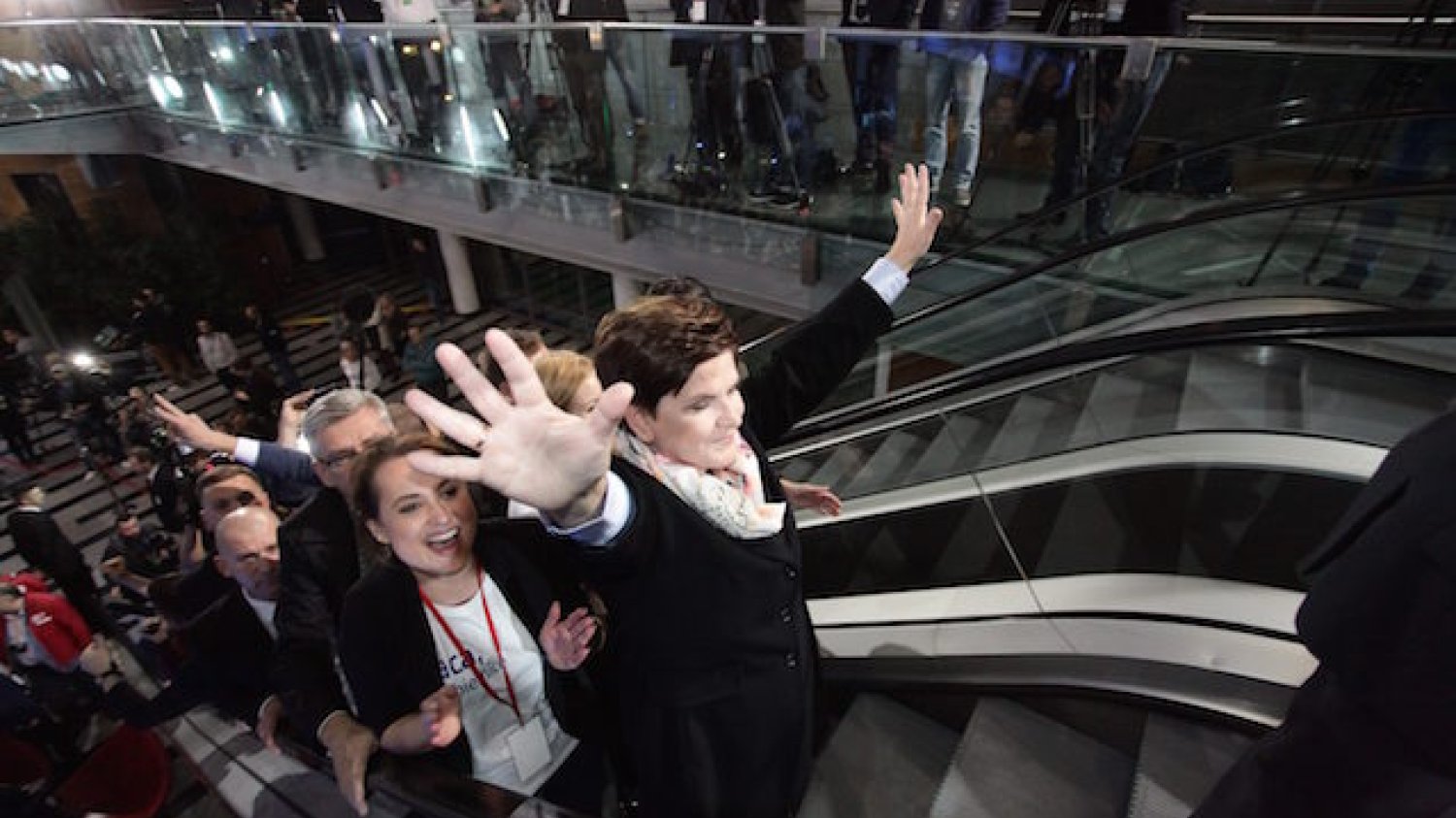 Premier Beata Szydło może się cieszyć. 500+ nie pogrążyło na razie polskiej gospodarki.