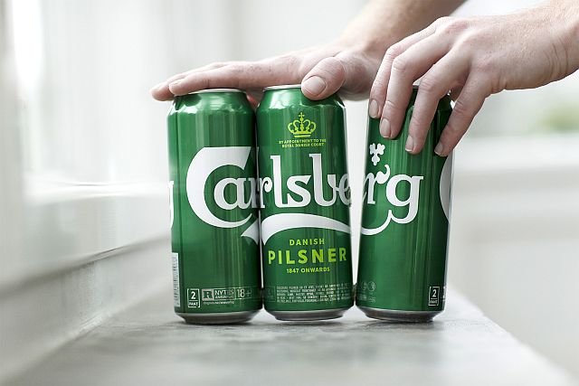 Klej zamiast plastikowych pierścieni - to pomysł Carlsberga na zmniejszenie zużycia plastiku i ocalenie tysięcy zwierząt.