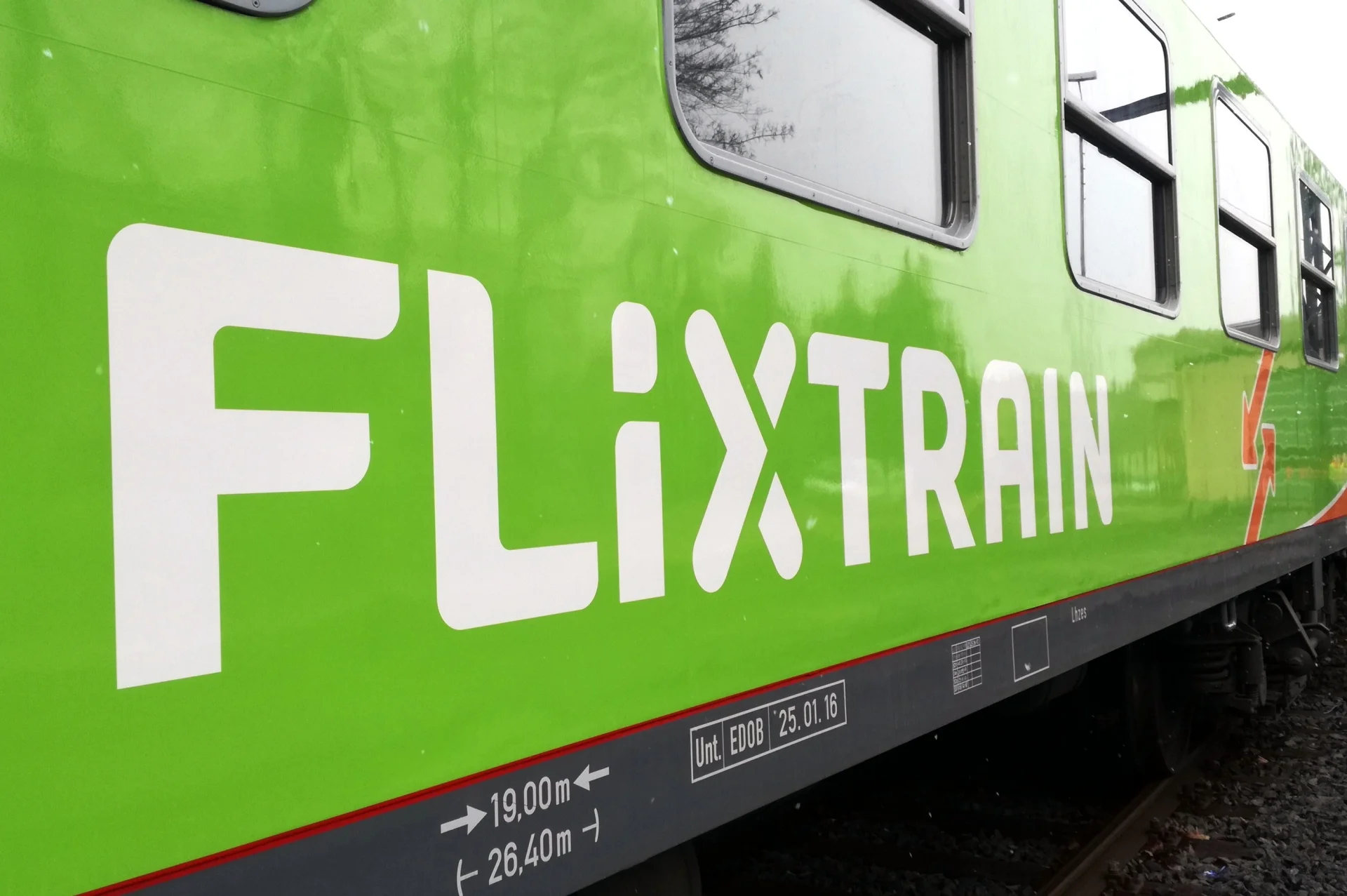 Nie wszystkie przejazdy będą realizowane pociągami z logo FlixTrain. Część przejazdów realizowana jest pociągami przewoźnika LeoExpress.