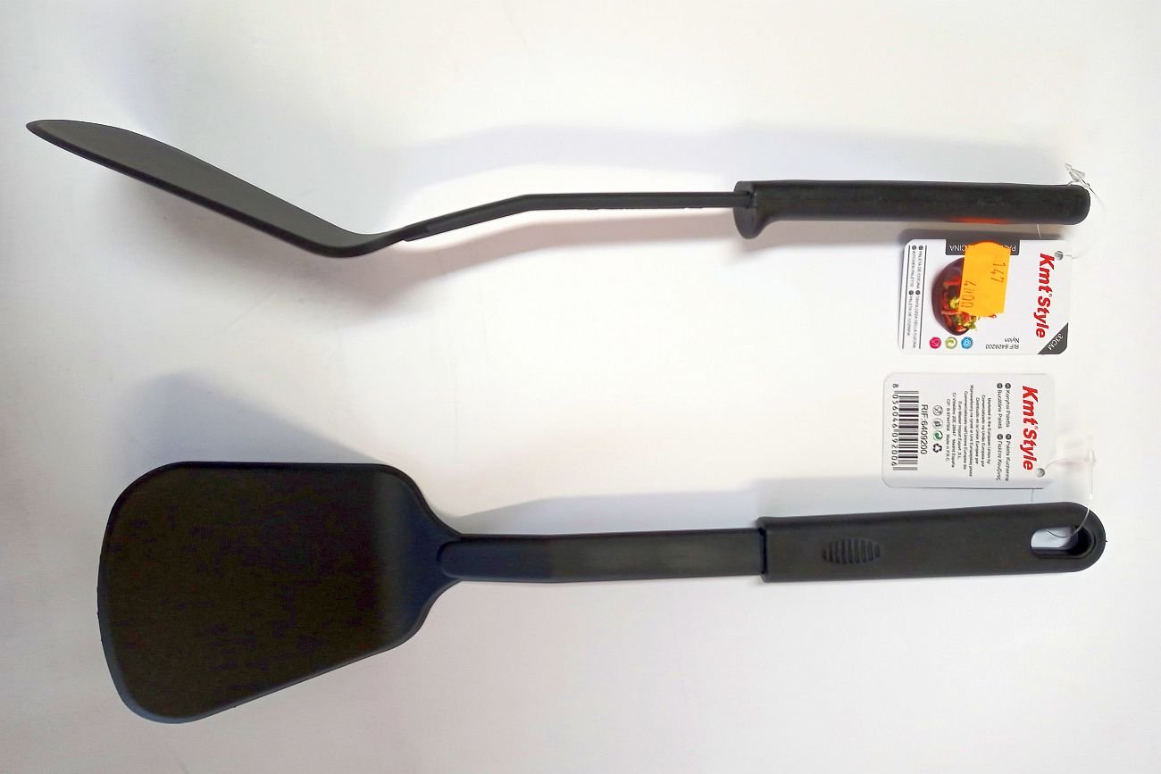 Felerna łopatka do żywności. W zasadzie nie do żywności, bo uwalnia trucizny