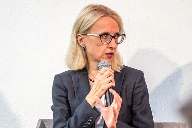 Teresa Czerwińska twierdzi, że zwróci się do Rady Ministrów o pieniądze na inwestycje w skarbówkę