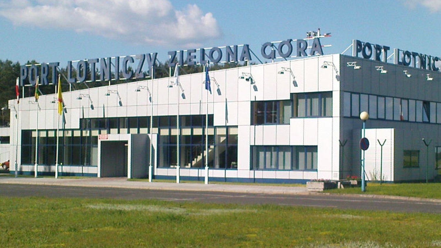 Port Lotniczy w Zielonej Górze jest pierwszym lotniskiem, które może mieć kłopoty.