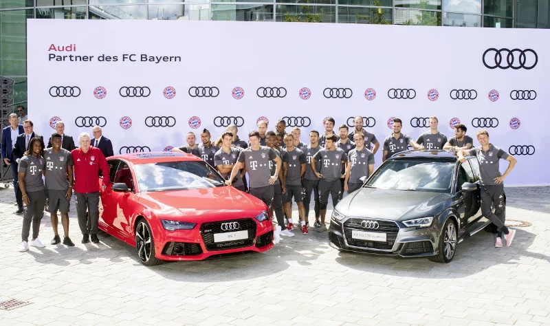 Audi wspiera reprezentujące światowy poziom kluby piłkarskie takie jak Bayern Monachium, w składzie którego gra m.in. Robert Lewandowski