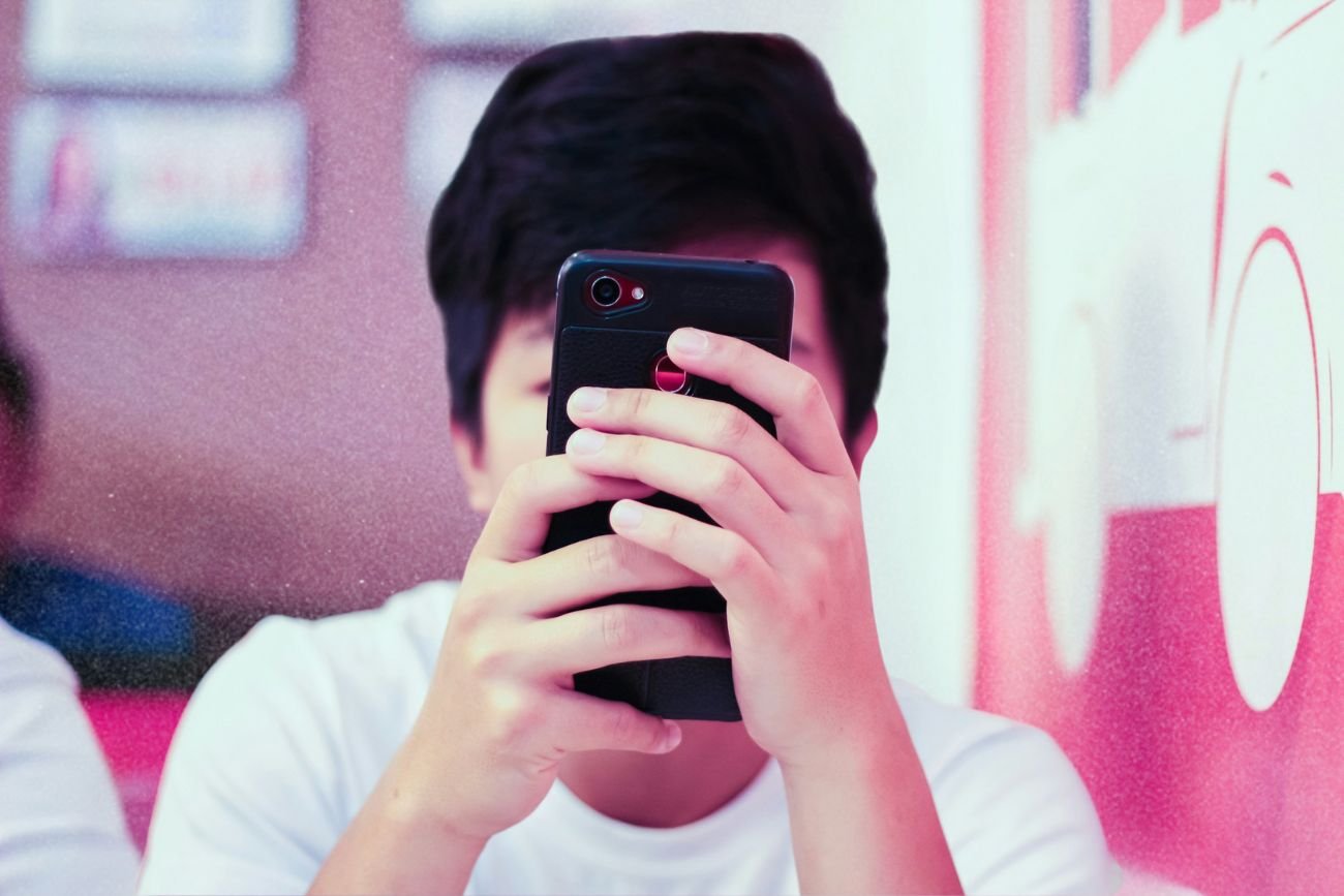 Zbadali telefon przemycony z Korei Północnej. Zmienia słowa na zgodne z propagandą