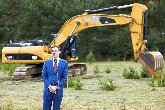 Wicepremiem Mateusz Morawiecki zapowiada, że rządowe inwestycje w końcu ruszą. Na razie stoją