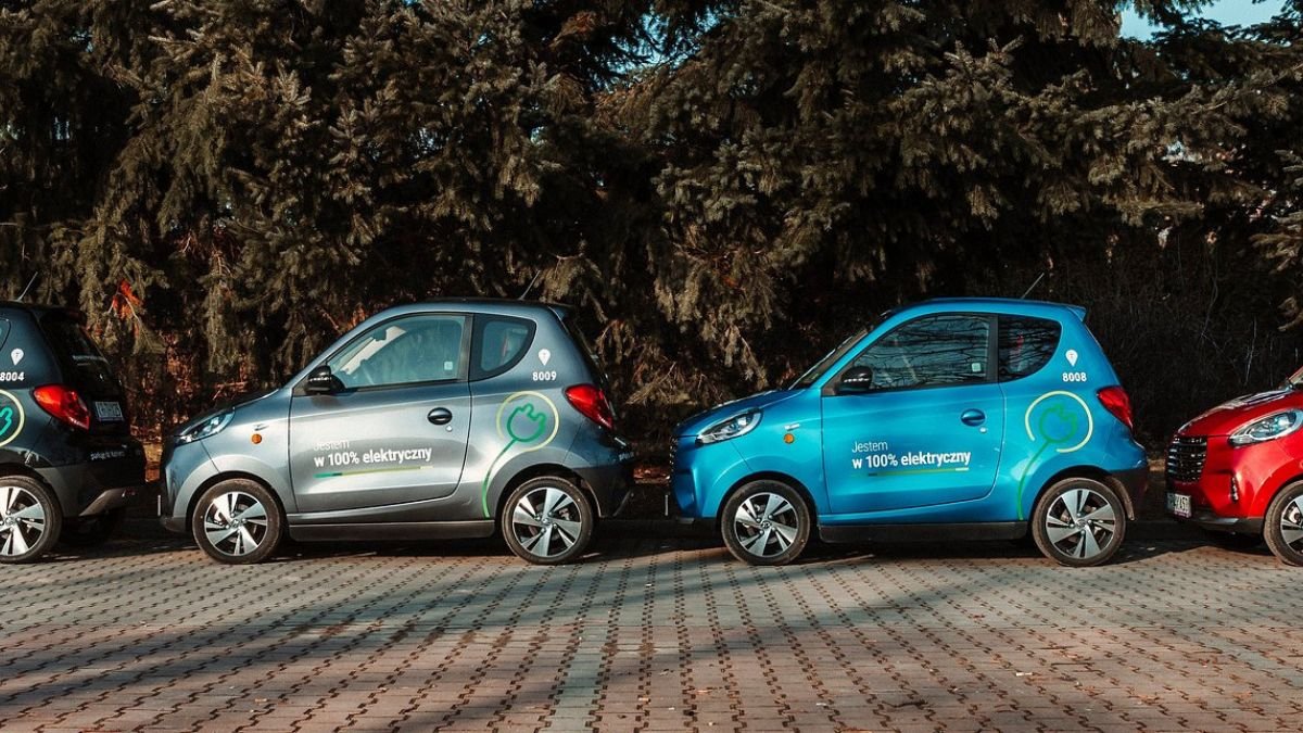 Traficar rozszerza flotę o mikroauta - elektryczne samochody chińskiej marki Zhodu D2S, w pełni elektryczne, z zasięgiem do 100 km na jednym ładowaniu.