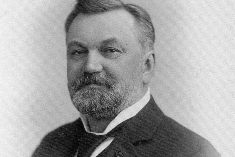 Milioner, człowiek który "oświetlił Amerykę", filantrop i patriota.