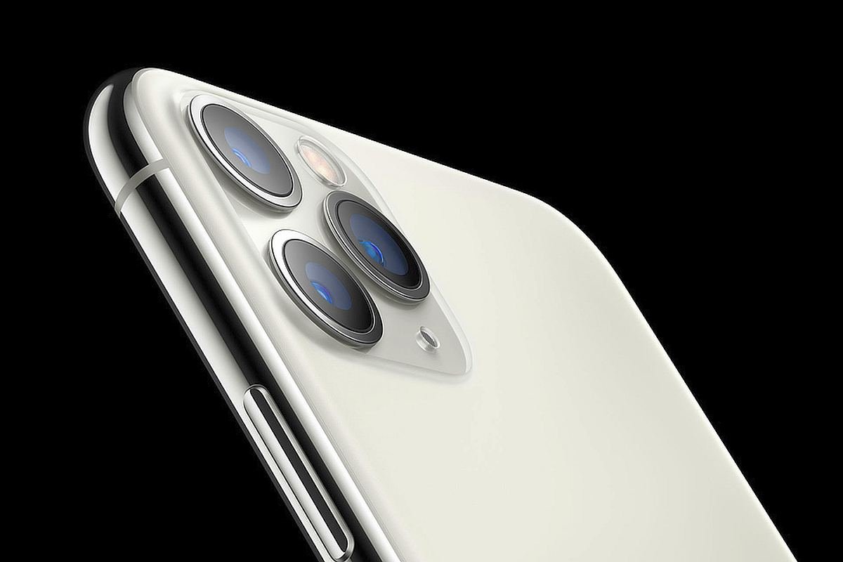 iPhone 11 Pro - jego 3 potężne aparaty budzą respekt, ale i zdumienie dzięki swoim rozmiarom