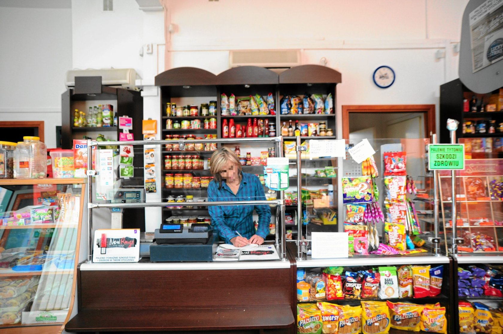 Liczba małych sklepów w ciągu ostatnich trzech lat znacznie zmalała. Wzrosła za to liczba supermarketów i dyskontów.