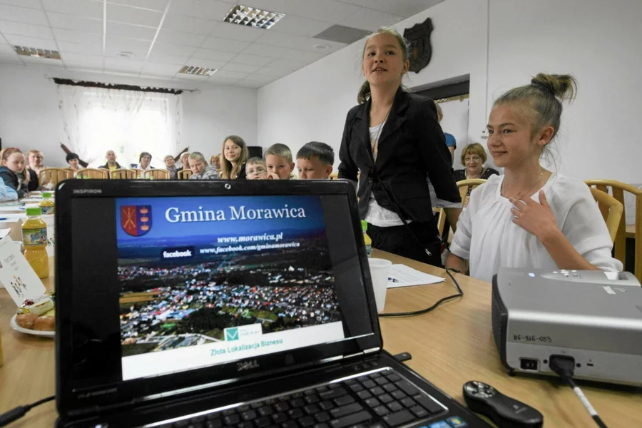 Związek Samorządów Polskich chce jednej, uniwersalnej aplikacji do załatwiania wszystkich spraw, z którymi przychodzą petenci.