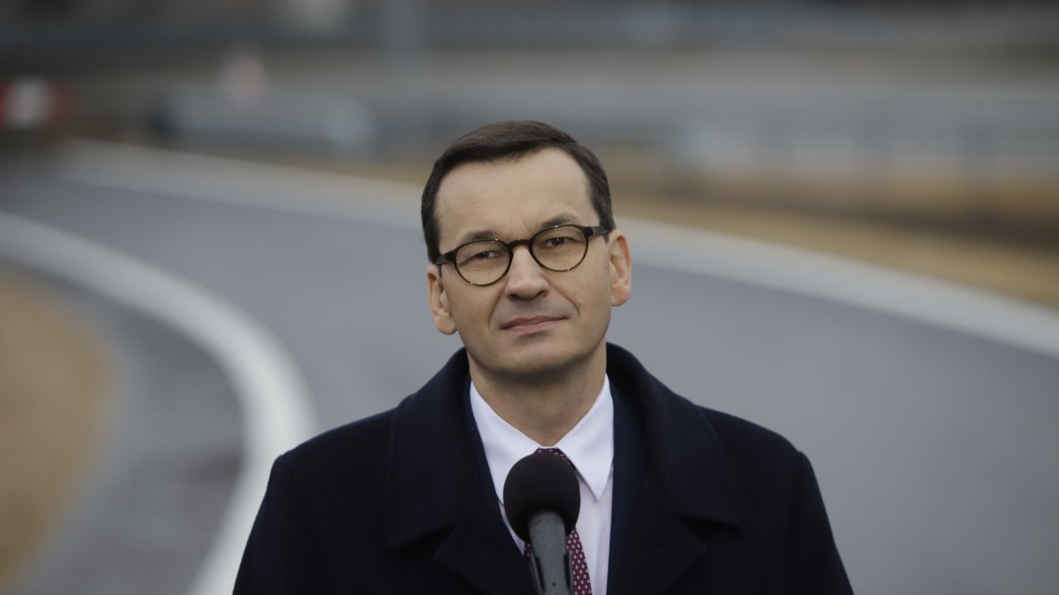 Premier Mateusz Morawiecki nie chce płacić więcej za brukselską administrację i politykę obronności. Pragnie dla Polski pieniędzy na budowę dróg, kolei i mostów.