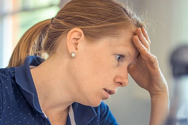 Stres wzmaga lub zwiększa ryzyko problemów zdrowotnych, takich jak choroby serca, otyłość, depresja, problemy z przewodu pokarmowego czy astma. Stres w pracy powoduje więcej zgonów niż cukrzyca, choroba Alzheimera lub grypa.