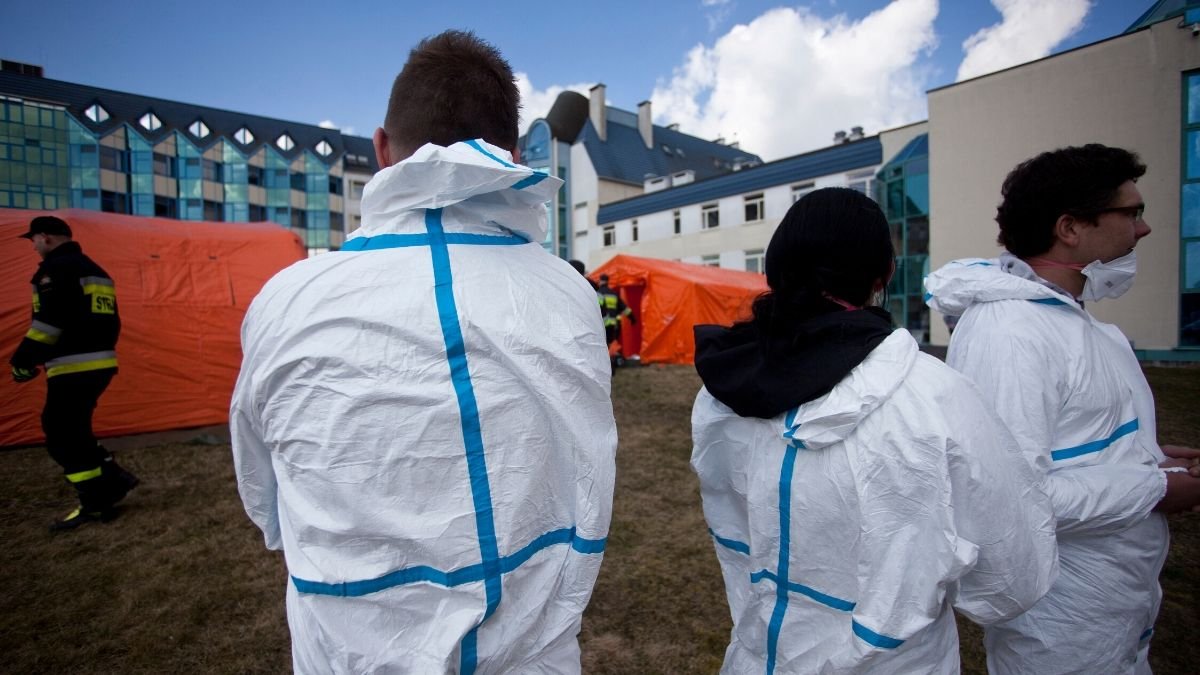 O firmach dezynfekujących się zazwyczaj nie myśli, ale podczas epidemii koronawirusa są one na pierwszej linii frontu.