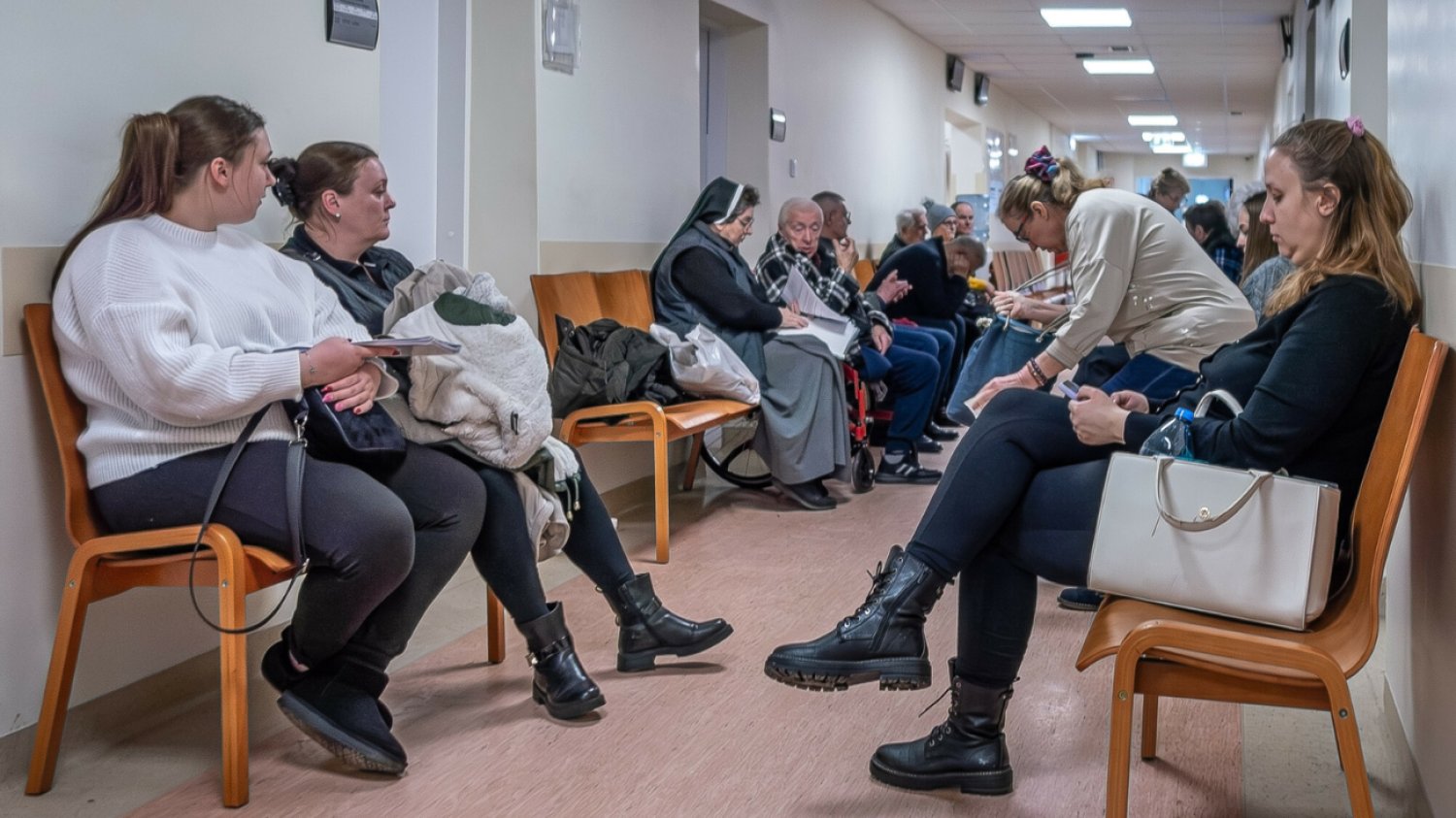 Aby obliczyć wysokość składki, należy zacząć od ustalenia podstawy wymiaru składki odpowiedniej dla naszego progu. Następnie pomnożyć ją przez 9 proc., czyli przez wysokość składki.