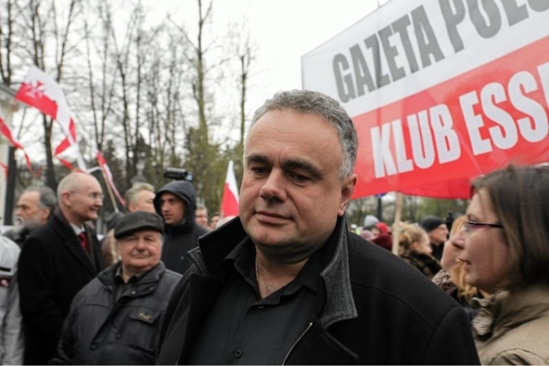 Pieniądze na reklamy ze spółek skarbu państwa idą przede wszystkim do mediów prawicowych, np. związanych z Tomaszem Sakiewiczem.