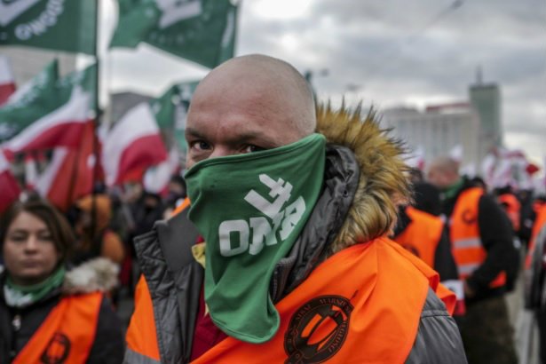 Chris Niedenthal opublikował na Facebooku zdjęcia z Marszu Niepodległości, które zostały usunięte