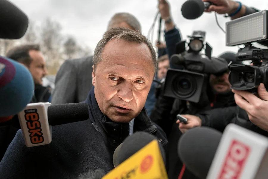Afera KNF i groźba przejęcia banków Leszka Czarneckiego były bezpośrednią przyczyną usunięcia przepisów o sprzedaży banków za złotówkę.