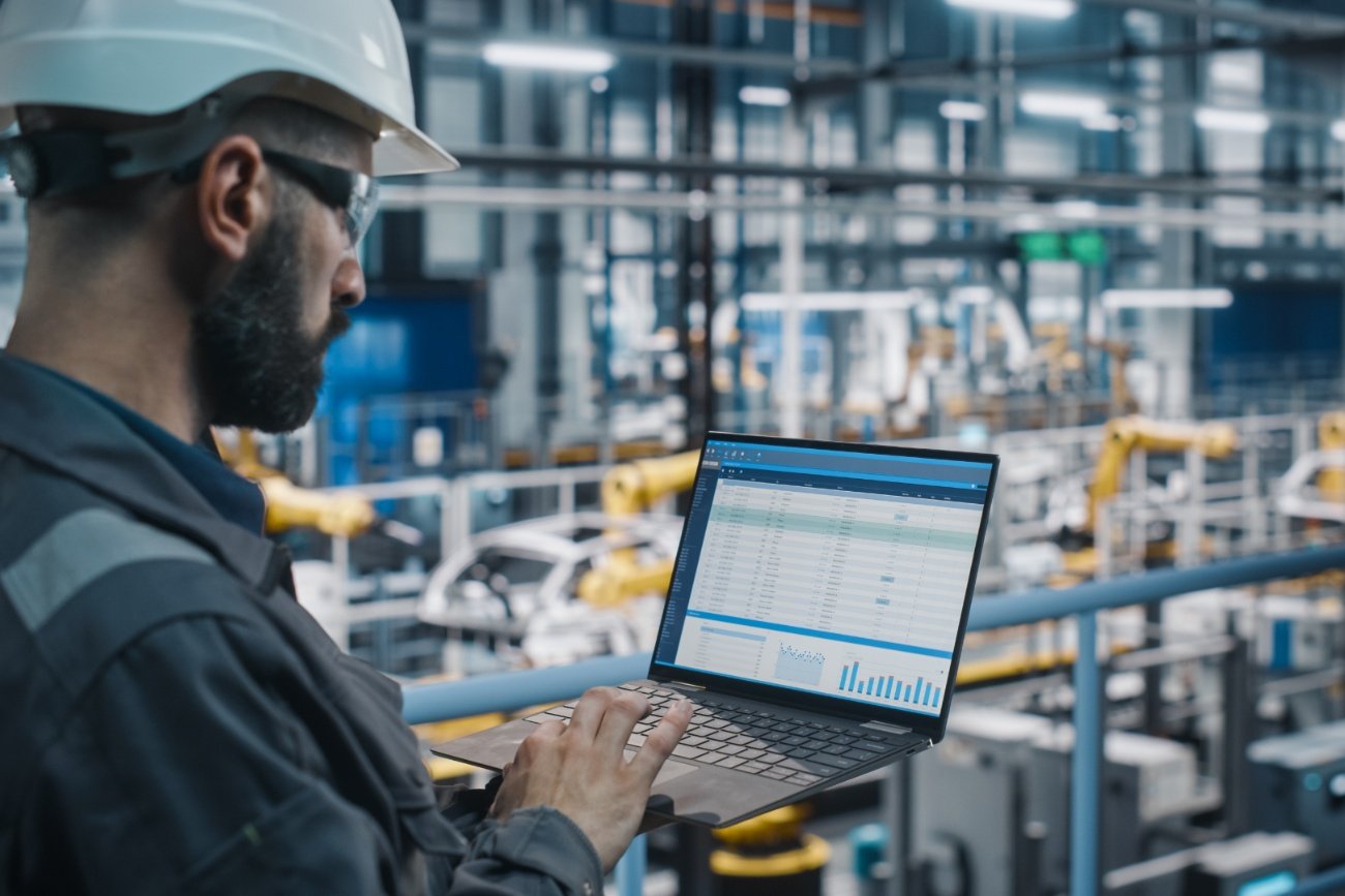 4Dustry to pierwsza platforma dla Przemysłu 4.0 optymalizująca i digitalizująca proces zamówień, logistyki i produkcji. O tym rozwiązaniu rozmawiamy z założycielami start-upu, którymi są Łukasz Przybysz i Robert Hajkowski